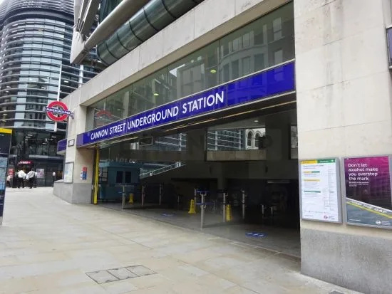 Man Critically Injured After Being Hit by Train at Cannon Street Station â€“ Major Tube Delays Across London