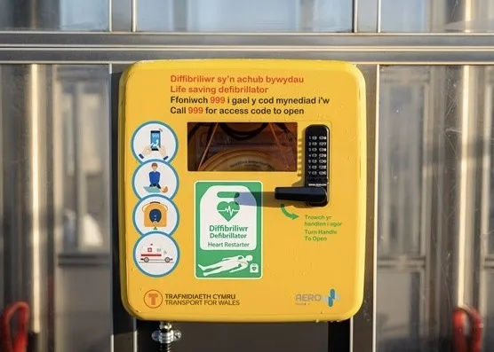 Defibrillator Thief Targets London Stations Using Fake 999 Calls â€“ Police Urge Witnesses to Speak Up