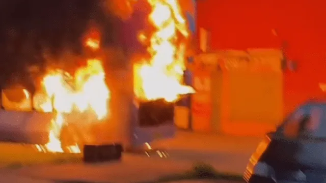 Leeds in Riot Chaos: Harehills Erupts with Fires, Police Car Overturned â€“ Home Secretary Condemns Violence