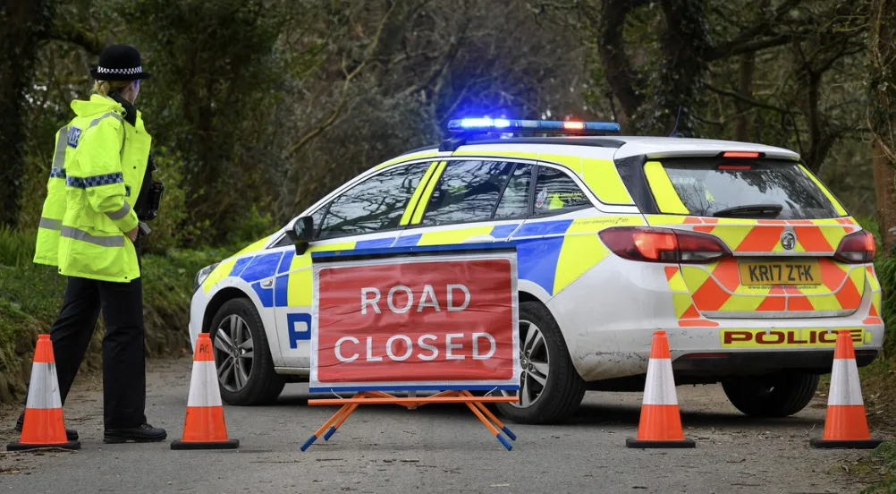 Shanklin Road Crash Closes A3020 Near Whiteley Bank â€“ Driver Treated, Traffic Diverted