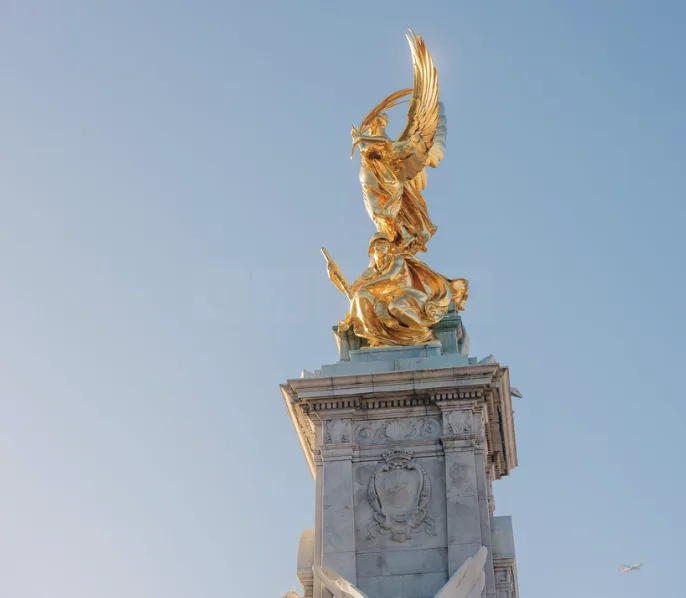 Queen Elizabeth II Memorial Set for St Jamesâ€™s Park Near Buckingham Palace