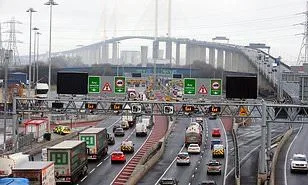 â€˜Severe delaysâ€™ after â€˜seriousâ€™ crash shuts Dartford Crossing