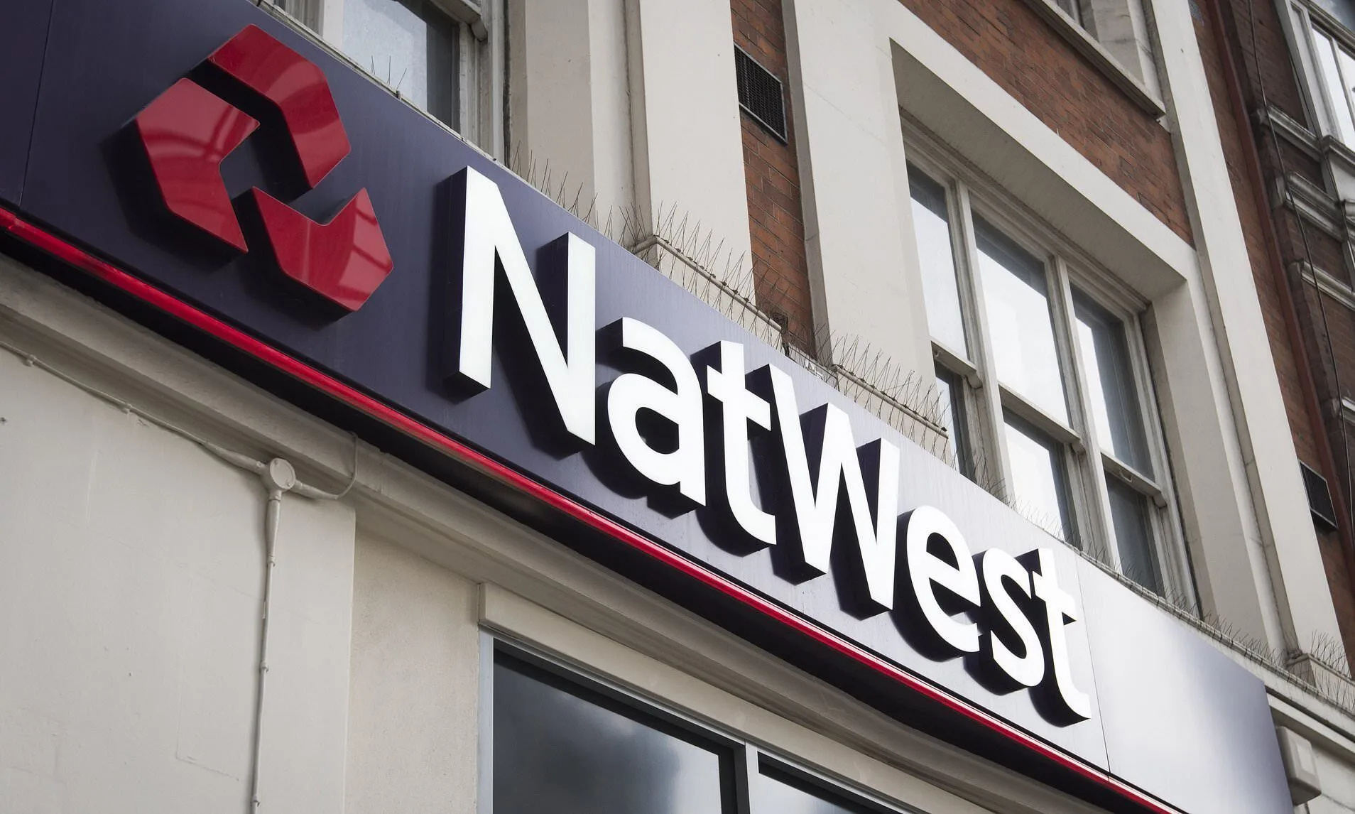 NatWest to Axe 53 UK Branches in 2025 as Over 80% of Customers Go Digital â€“ Full Closure List Revealed