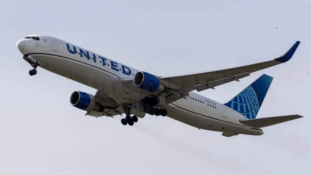Smoke Scare Forces United Flight UA147 to Make Emergency Turnback to Heathrow