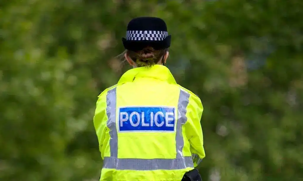 Three Arrested After Knives Seized from Masked Youths in Ilford Stop and Search