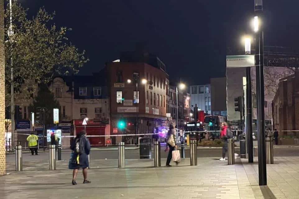 Man, 33, Stabbed Near Woolwich Station â€“ Police Urge Witnesses to Come Forward