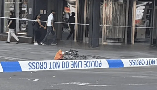 New Oxford Street Shut After Serious Crash â€“ Police Lockdown Sparks Major Bus Chaos in Central London