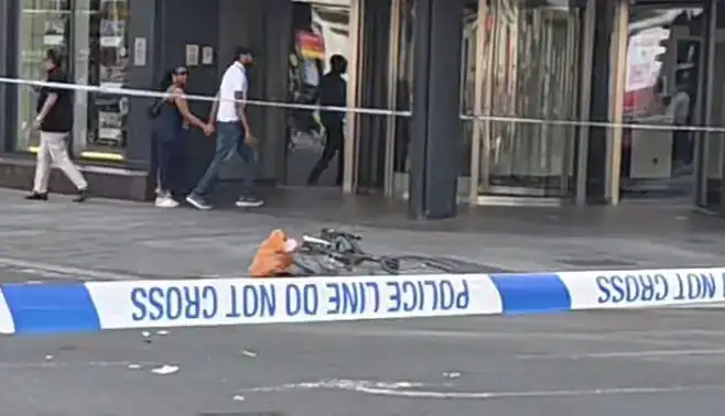 Cyclist in Critical Condition After Van Crash Shuts Central Londonâ€™s New Oxford Street