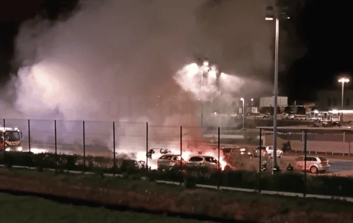 Gangs Launch Coordinated Night Attacks on French Prisons, Justice Minister Vows Crackdown