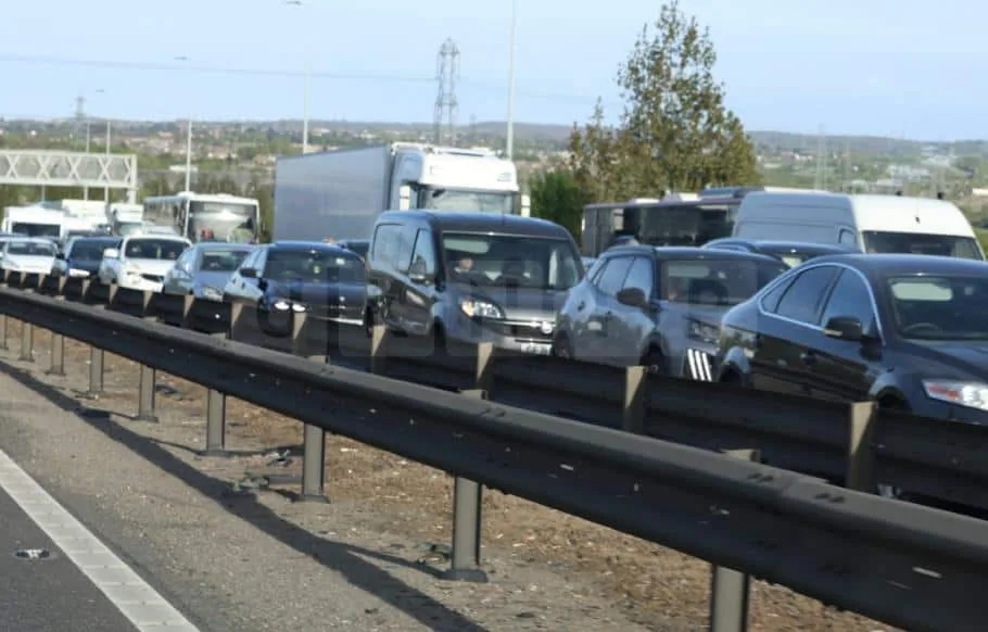 M25 Clockwise Shut Between J25 and J26 in Hertfordshire After Police Incident â€“ Major Delays and Diversions in Place