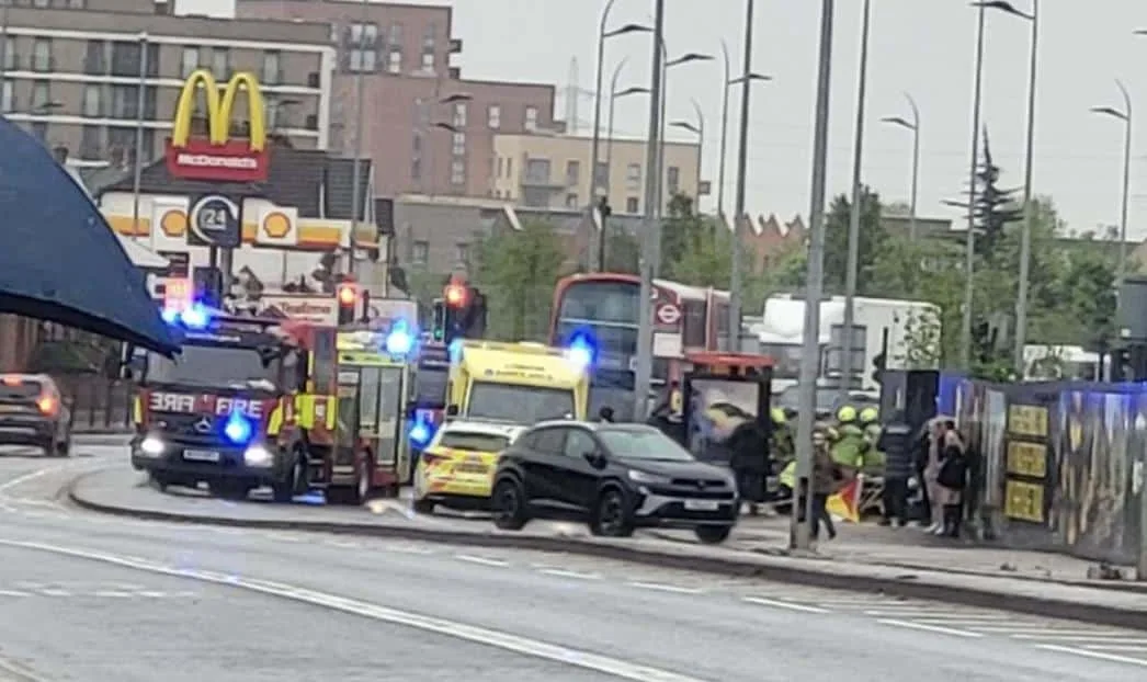 Dagenham Crash Horror: NHS Nurse Leads Crowd Lifting Car to Rescue Woman and Girl Trapped Underneath