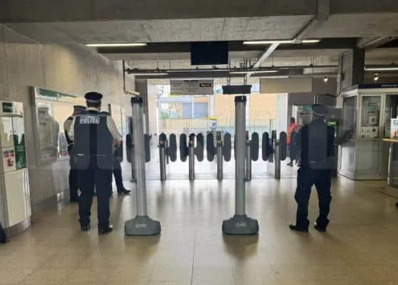 Met and British Transport Police Search 12 at Woolwich Arsenal â€“ No Knives Found in Knife Crime Crackdown