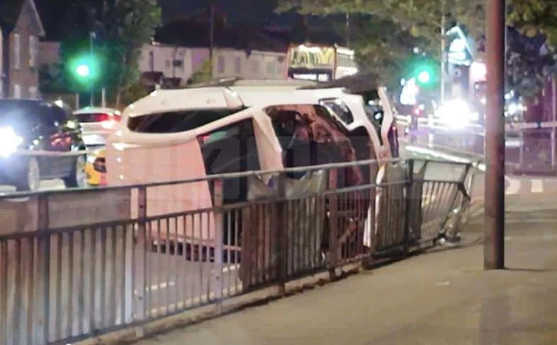 Whalebone Lane Horror: Three-Car Crash Traps Driver as Emergency Crews Race to Rescue