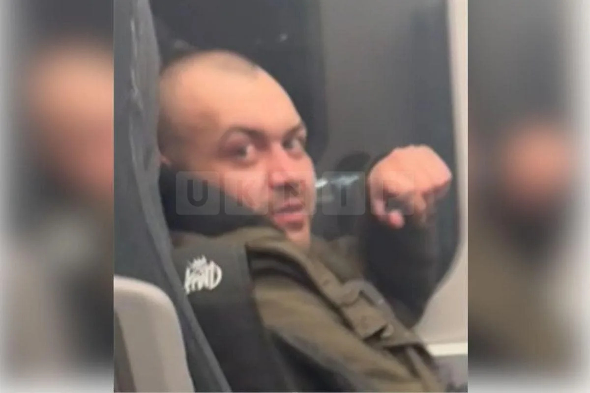 Smirking Pervert Masturbates Opposite Woman on Bristol to London Train â€“ Police Urgently Hunt Suspect