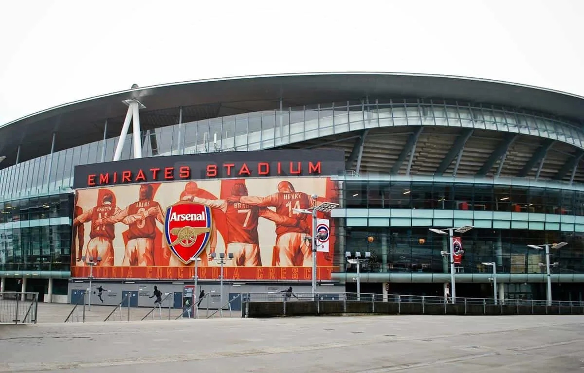 Emirates Stadium Travel Guide: Best Tube, Bus Tips & Why Drivingâ€™s a No-Go on Match Days