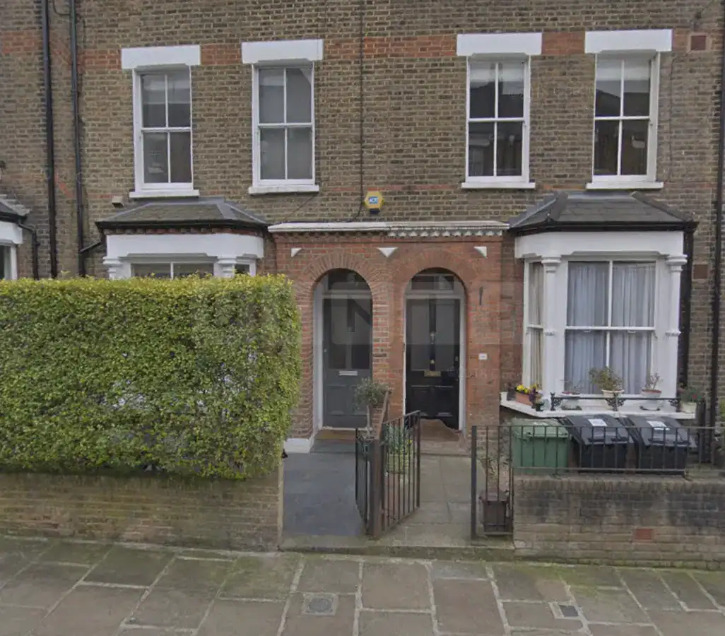Man, 21, Charged with Arson After Three Fires at Keir Starmer-Linked Properties in London