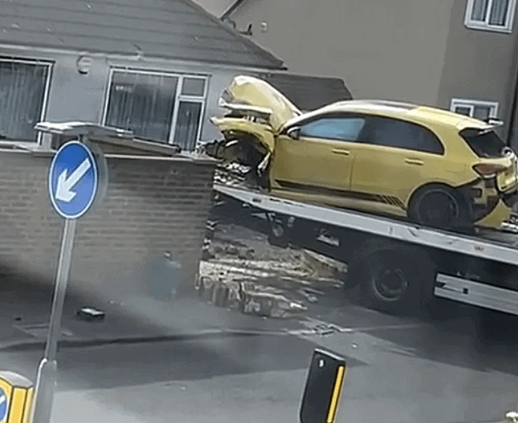 Car Smashes Into Belvedere Bungalow at 3am â€“ Driver Hospitalised, Police Seek Witnesses