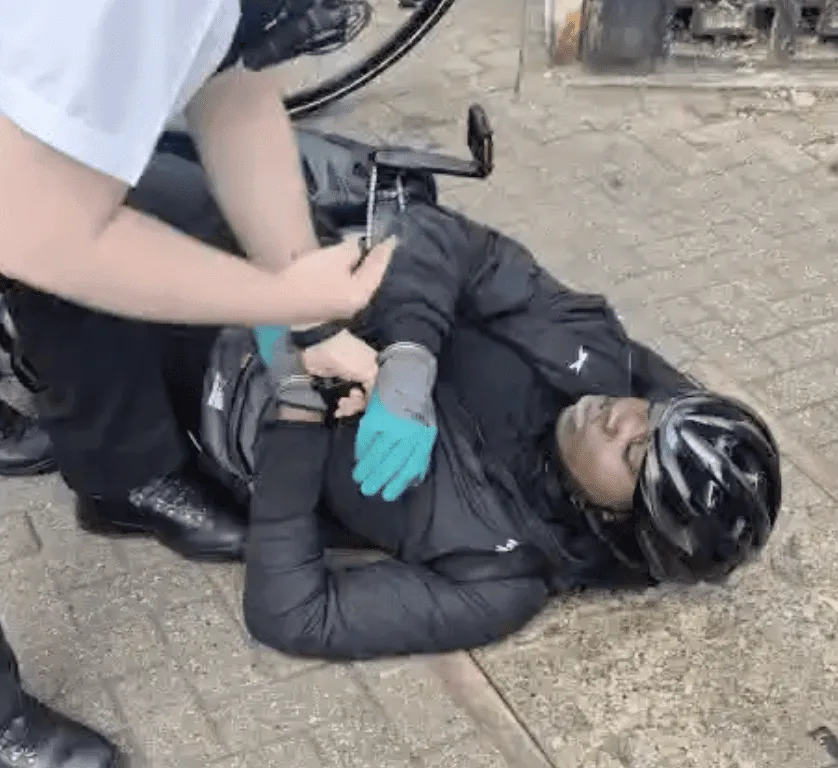 Teen, 16, Caught After Bold Morning Phone Snatch Bid on Leyton High Road