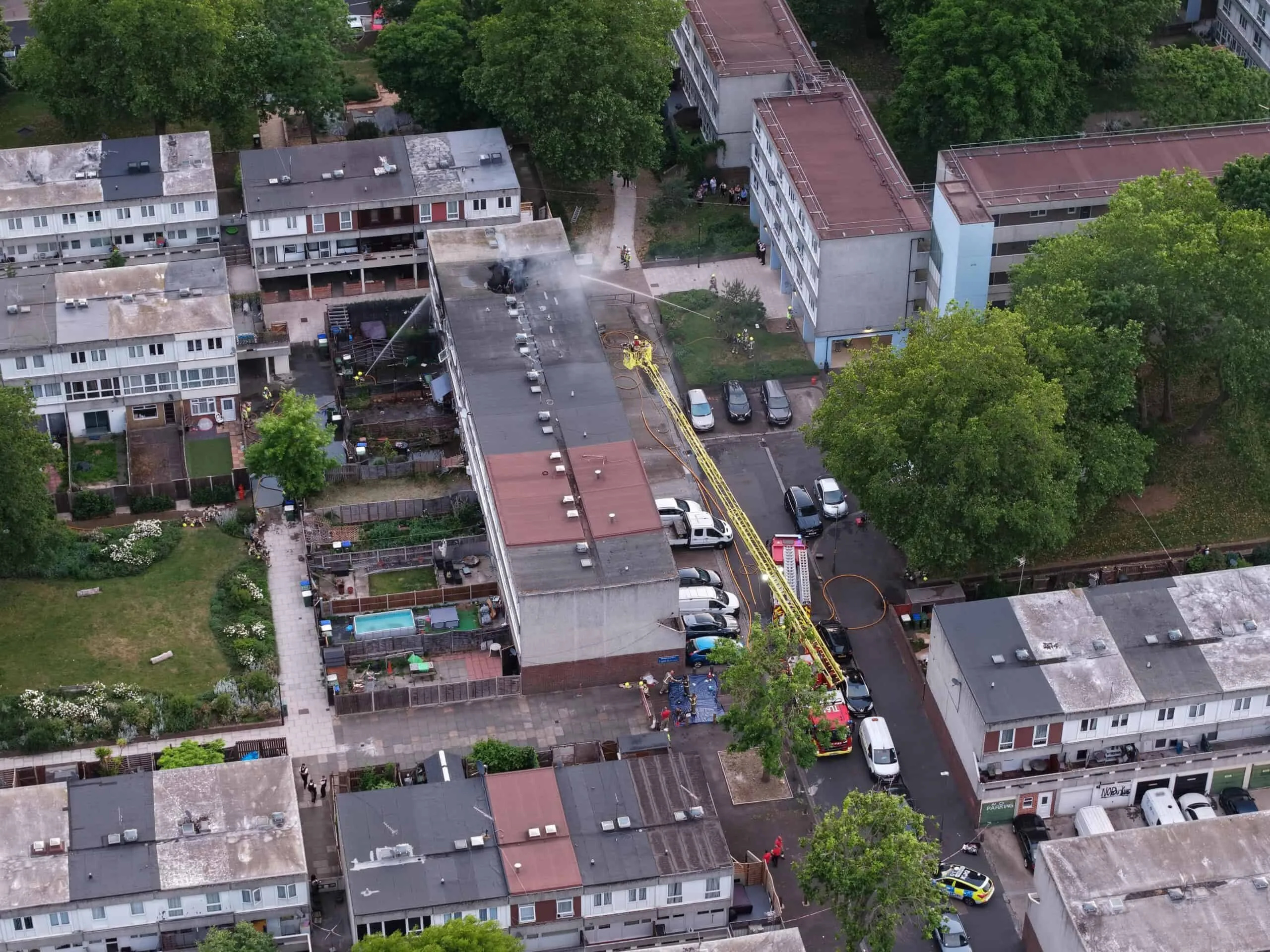70 Firefighters Tackle Devastating Blaze at Erith Flats and Garage on Mangold Way