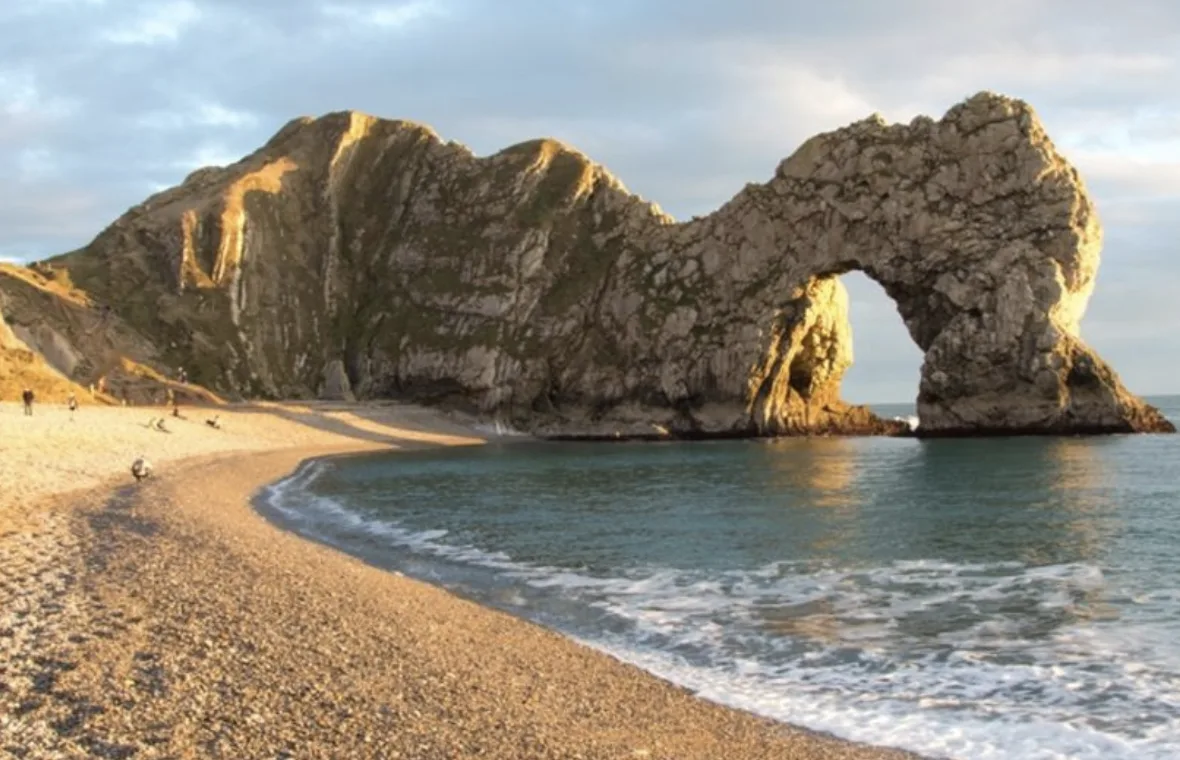 Woman in 30s Dies at Durdle Door Amid UKâ€™s Record-Breaking Heatwave Emergency