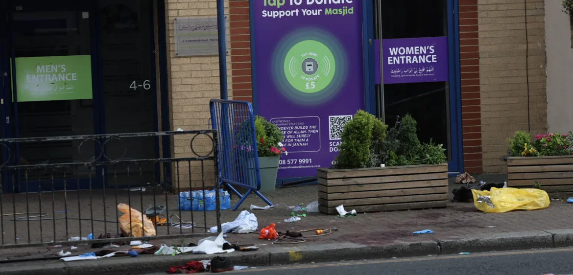Man Fights for Life After Stabbing Outside Muslim Prayer Centre in Hounslow