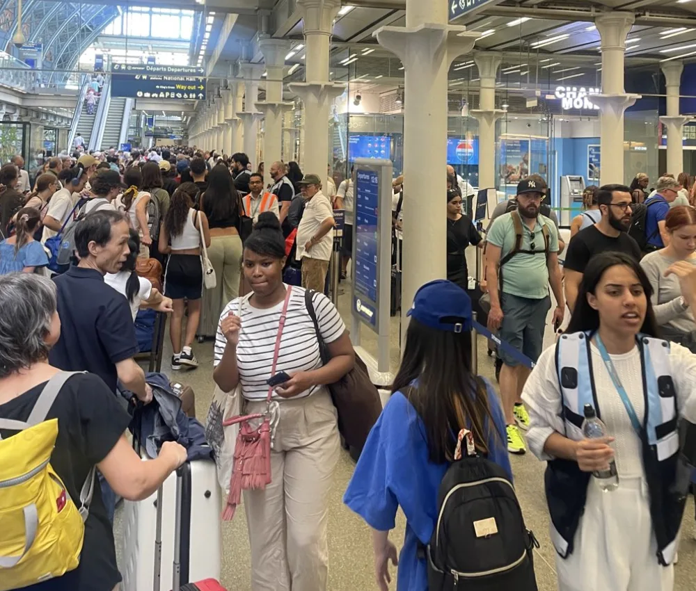 Eurostar Travel Chaos: Major Delays and Cancellations After Cable Theft and Fatal Incidents â€“ Passengers Told to Cancel Trips