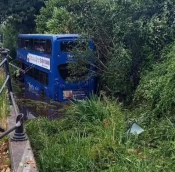 Hero Bus Driverâ€™s Quick Thinking Stops Accelerator-Jammed Double-Decker Plunge Into River Itchen