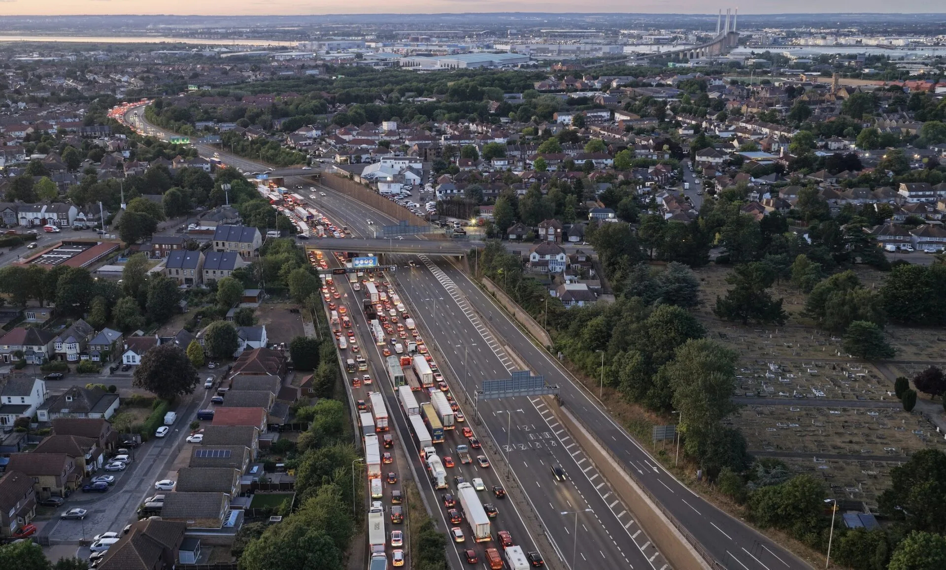 M25 Chaos: Dartford Crossing Remains Closed After Lorry Crash Causes 11-Hour Delays