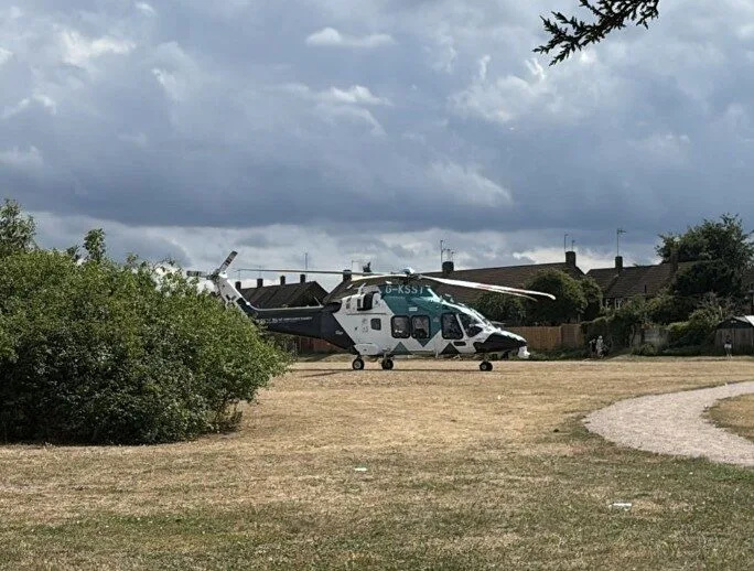Mother and Daughter Stabbed in Broad Daylight in Erith â€“ Police Hunt Two Suspects