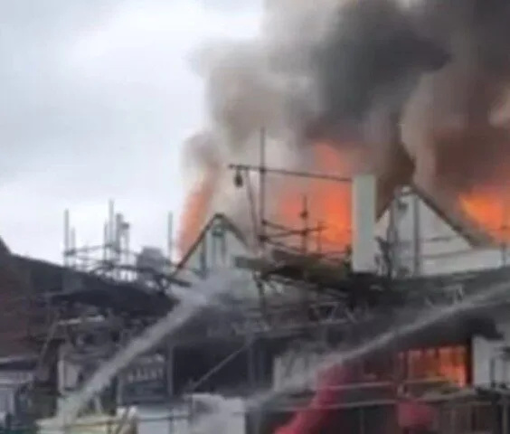 Massive Fire Engulfs Sidcup Building â€” 80 Firefighters Battle Blaze on Blackfen Road