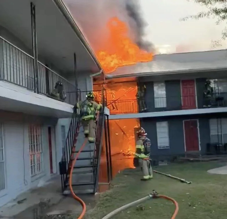 Massive fire damages at least 100 apartments in West Houston; firefighters injured