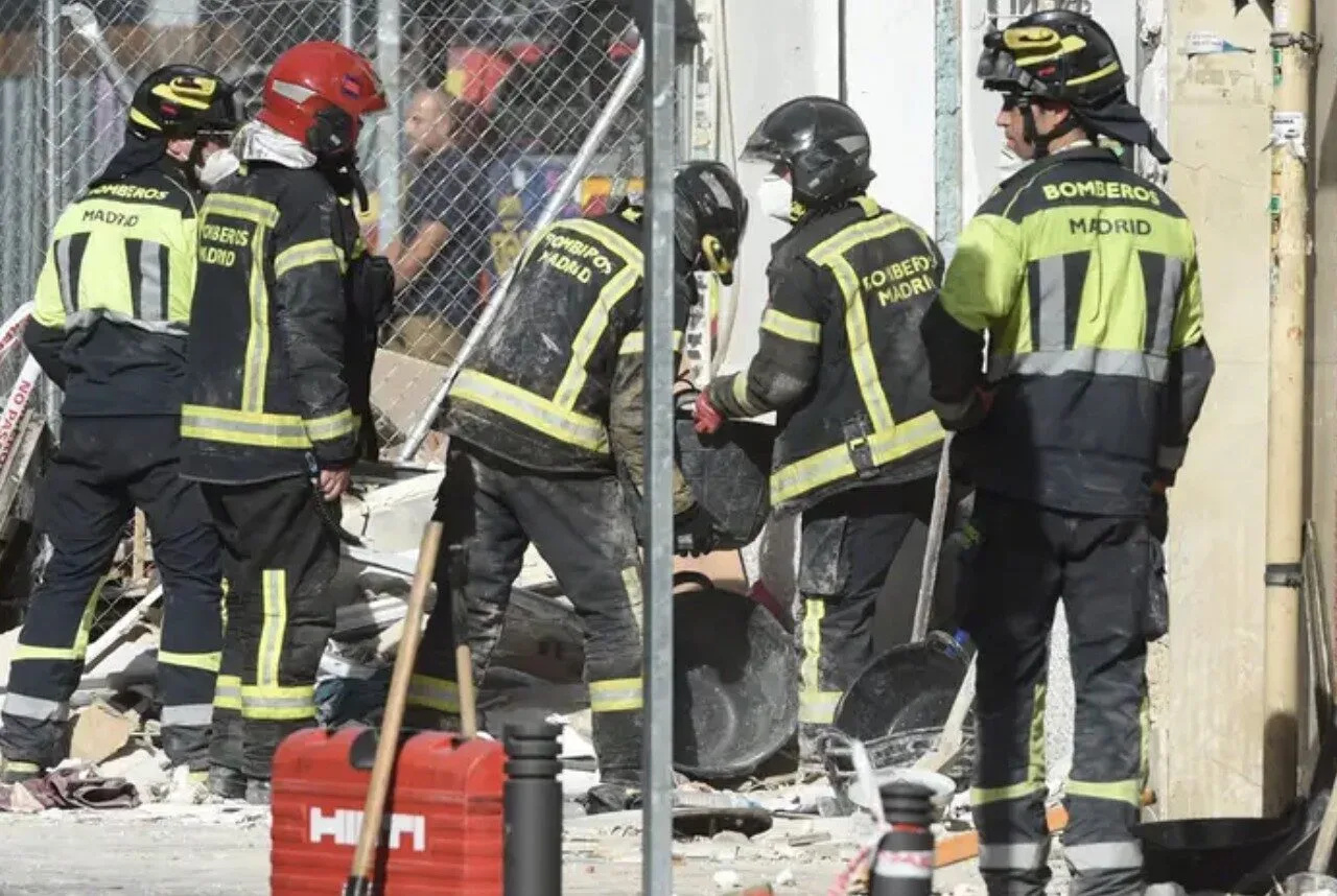 Deadly Gas Explosion in Madrid Bar Kills One, Injures 25 and Forces Evacuations