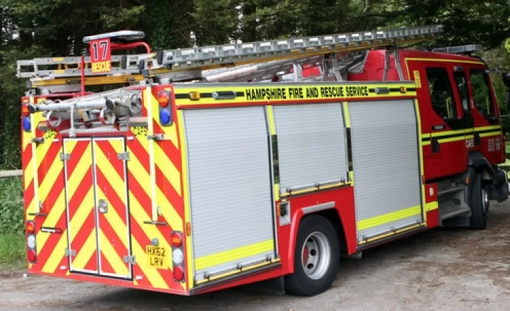 Late-Night Fareham Crash on St Catherineâ€™s Way: Firefighters Quick to Scene as Trio Self-Rescue