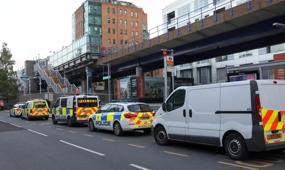 Young Dad, 19, Stabbed to Death in Broad Daylight at Crossharbour DLR Station