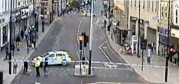 Man Shot Dead in Shocking Shepherds Bush Drive-By â€“ Police Hunt Gunmen