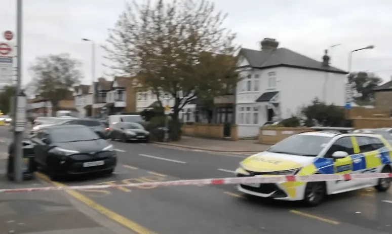 Child Seriously Hurt in Loxham Road Crash as Chingford Road Closes â€“ Avoid Area Now