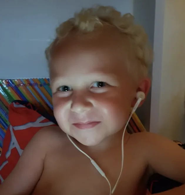 12-Year-Old Dies In TikTok â€˜Chromingâ€™ Challenge After Inhaling Deodorant Fumes in Greater Manchester