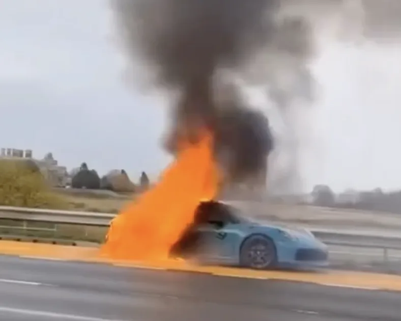 M25 Chaos: Car Blaze Triggers Long Delays Between J26 and J27 in Essex