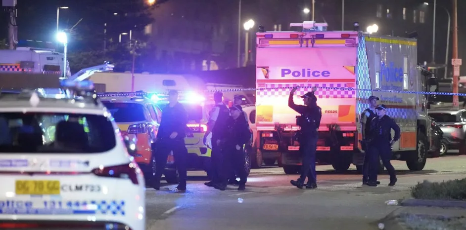 UK Police Step Up Synagogue Security After Deadly Bondi Beach Terror Attack Kills 16