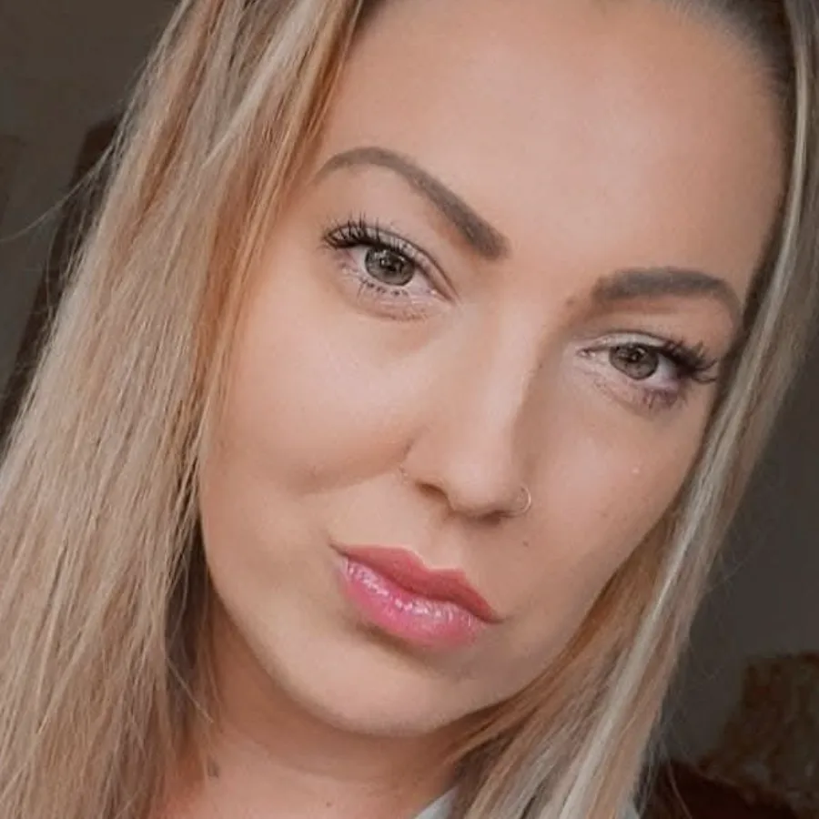 Mother of Six Dies After Brutal Head Injury Attack in Almondbury â€“ Murder Probe Ongoing