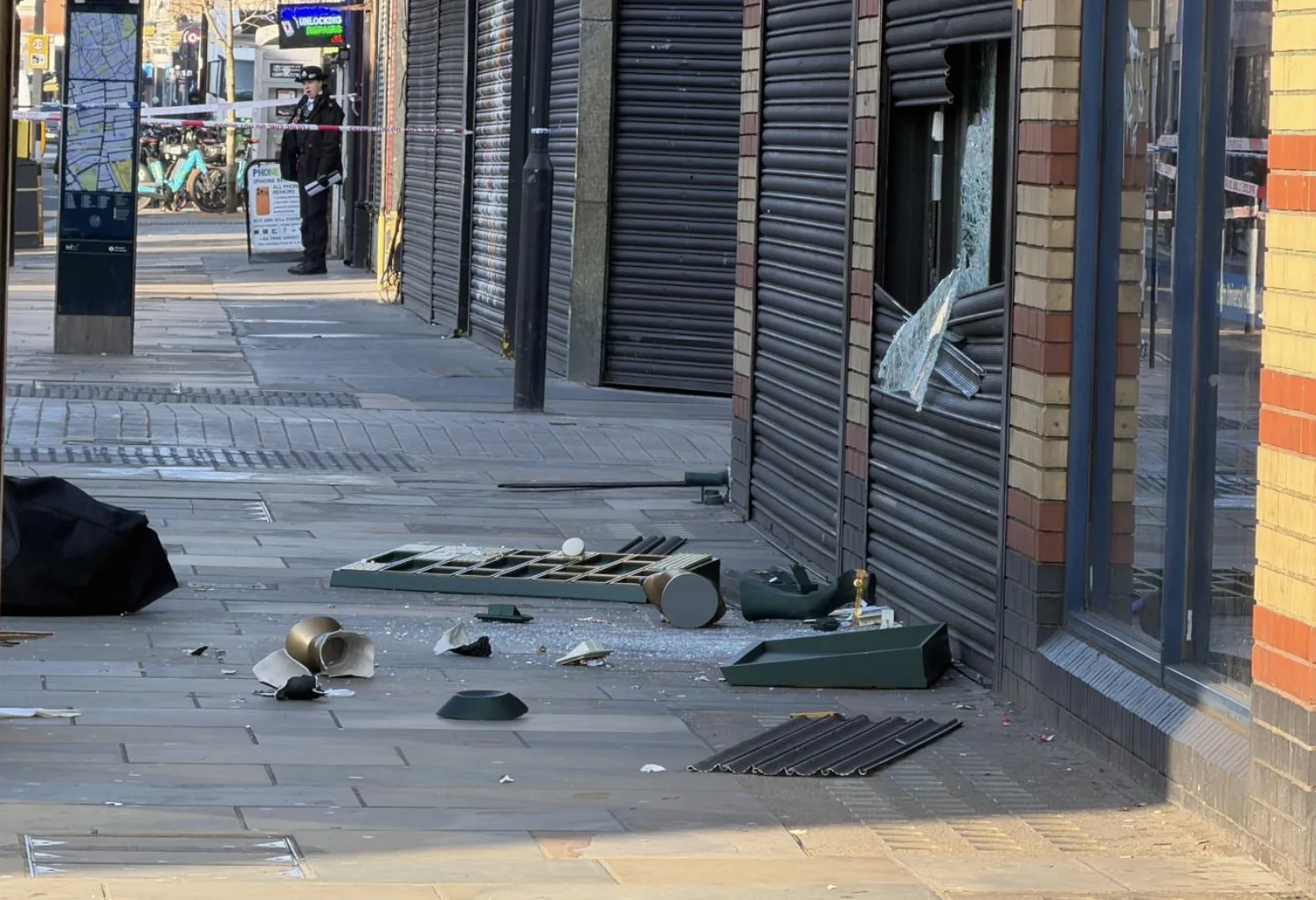 Armed Robbery Shuts Uxbridge Road in Shepherds Bush, Causes Major Bus Disruptions