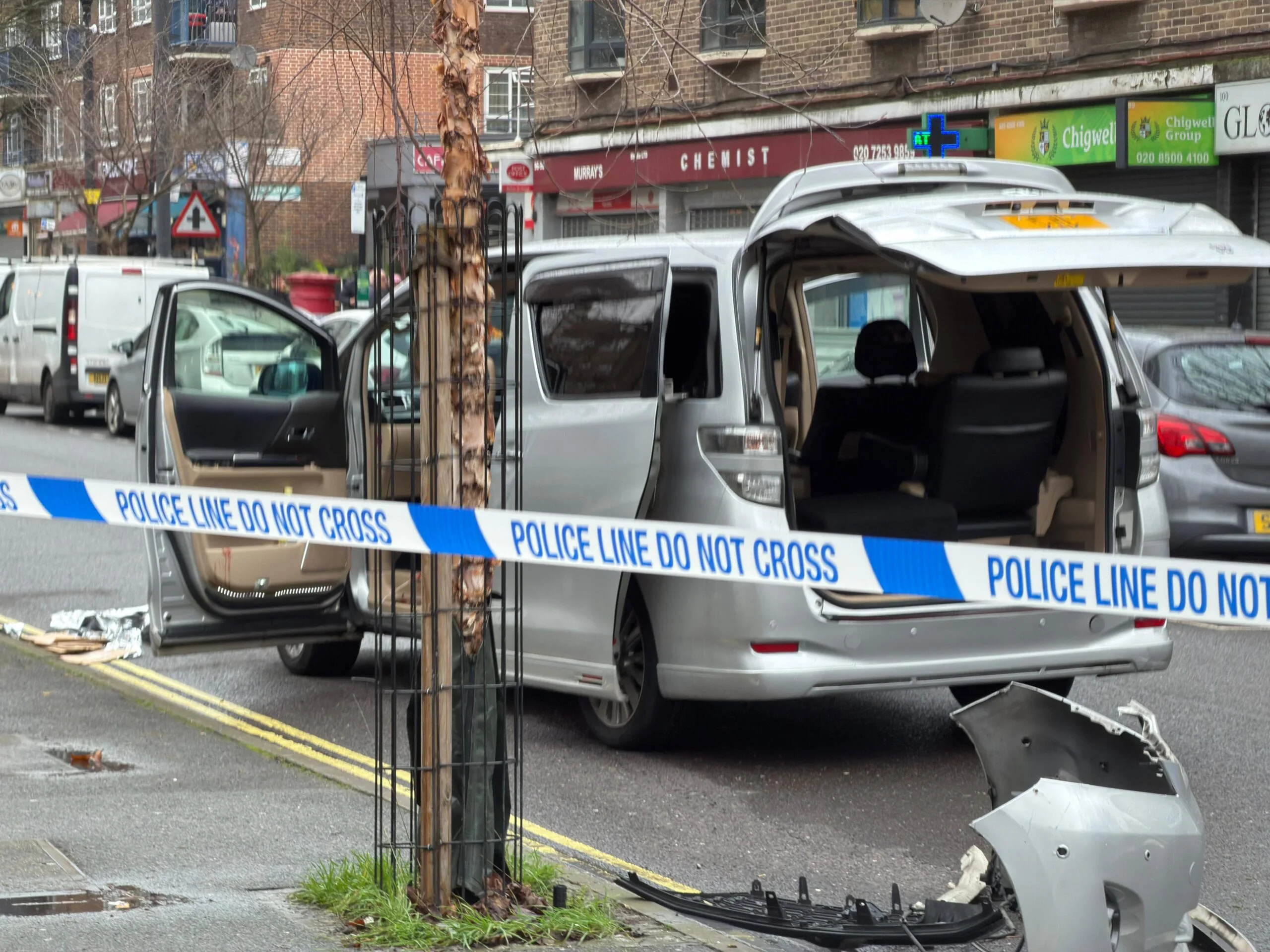 Man Stabbed in Hoxton Sparks Midnight Mayhem