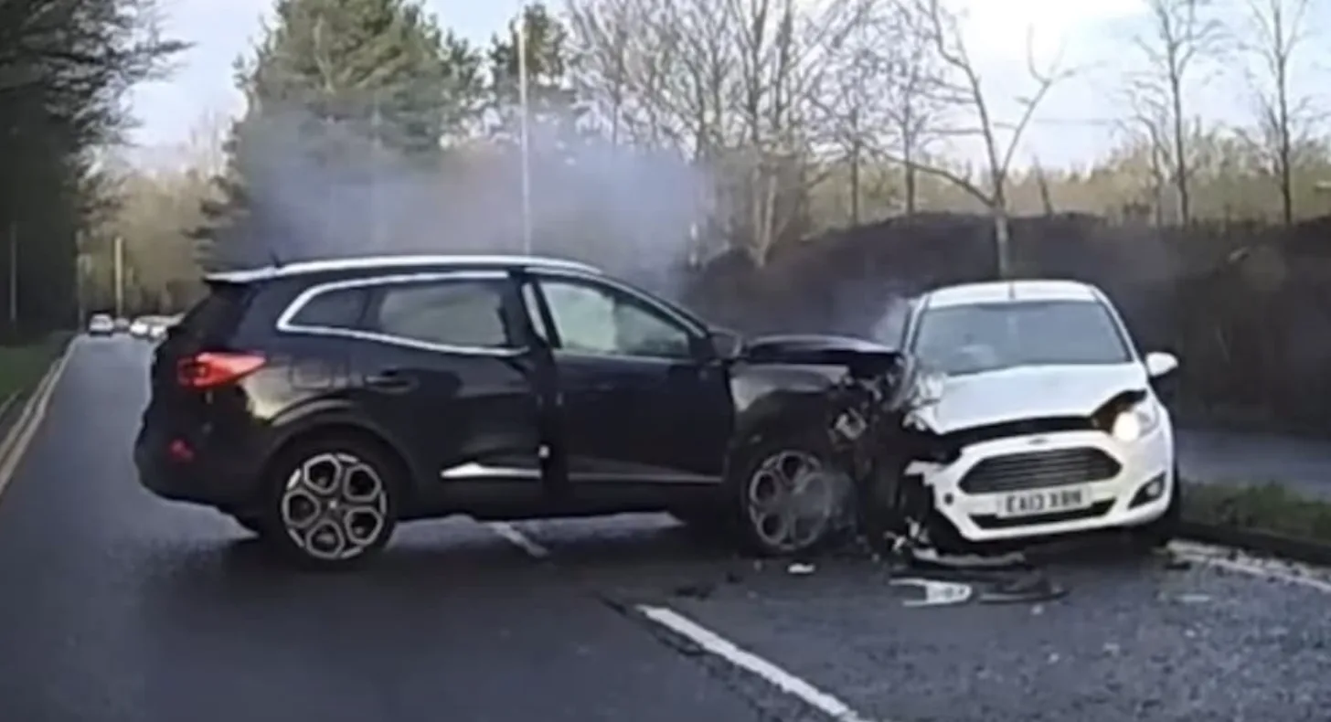 Rush Hour Horror: Dashcam Captures Head-On Crash on Swindonâ€™s Pipers Way â€“ Driver Reported for Dangerous Driving