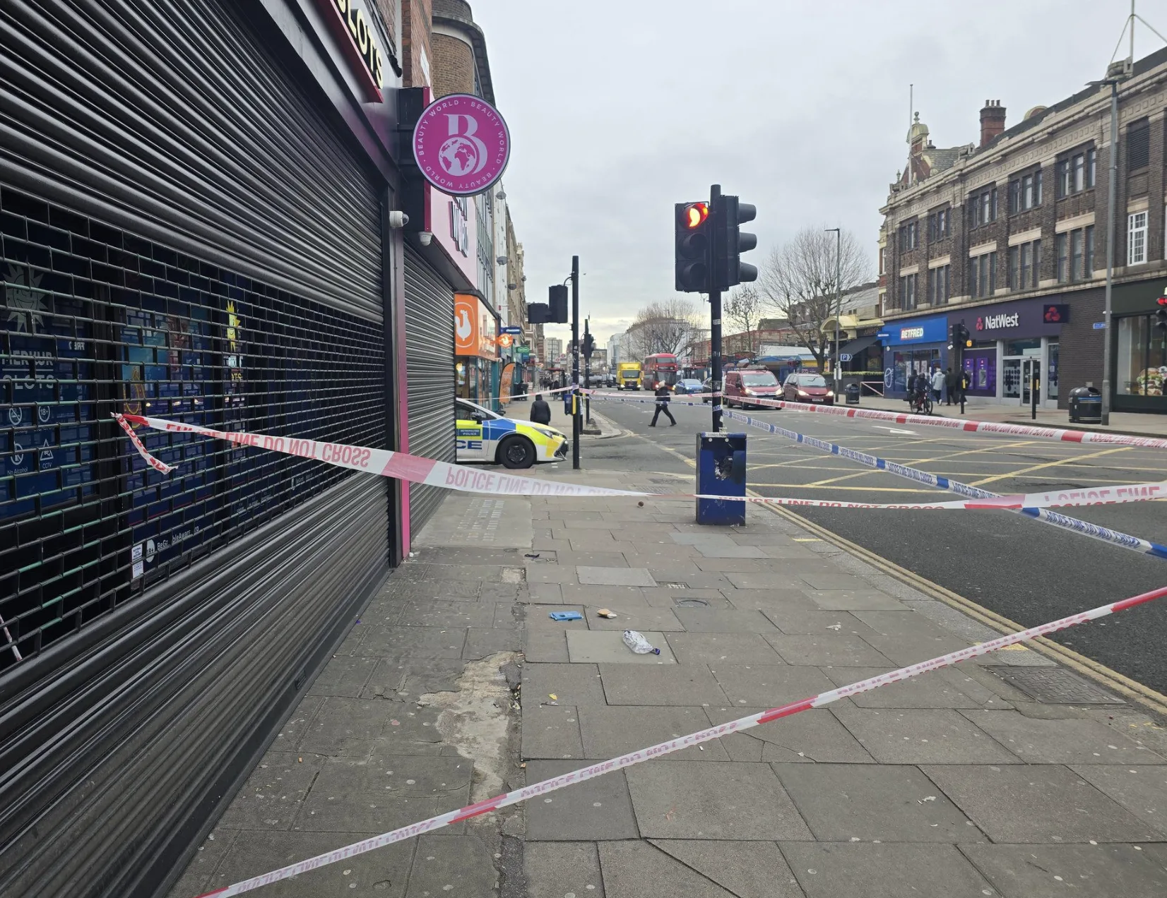 Man Stabbed in Kilburn High Road Attack â€“ Victim in Hospital, Police Investigate