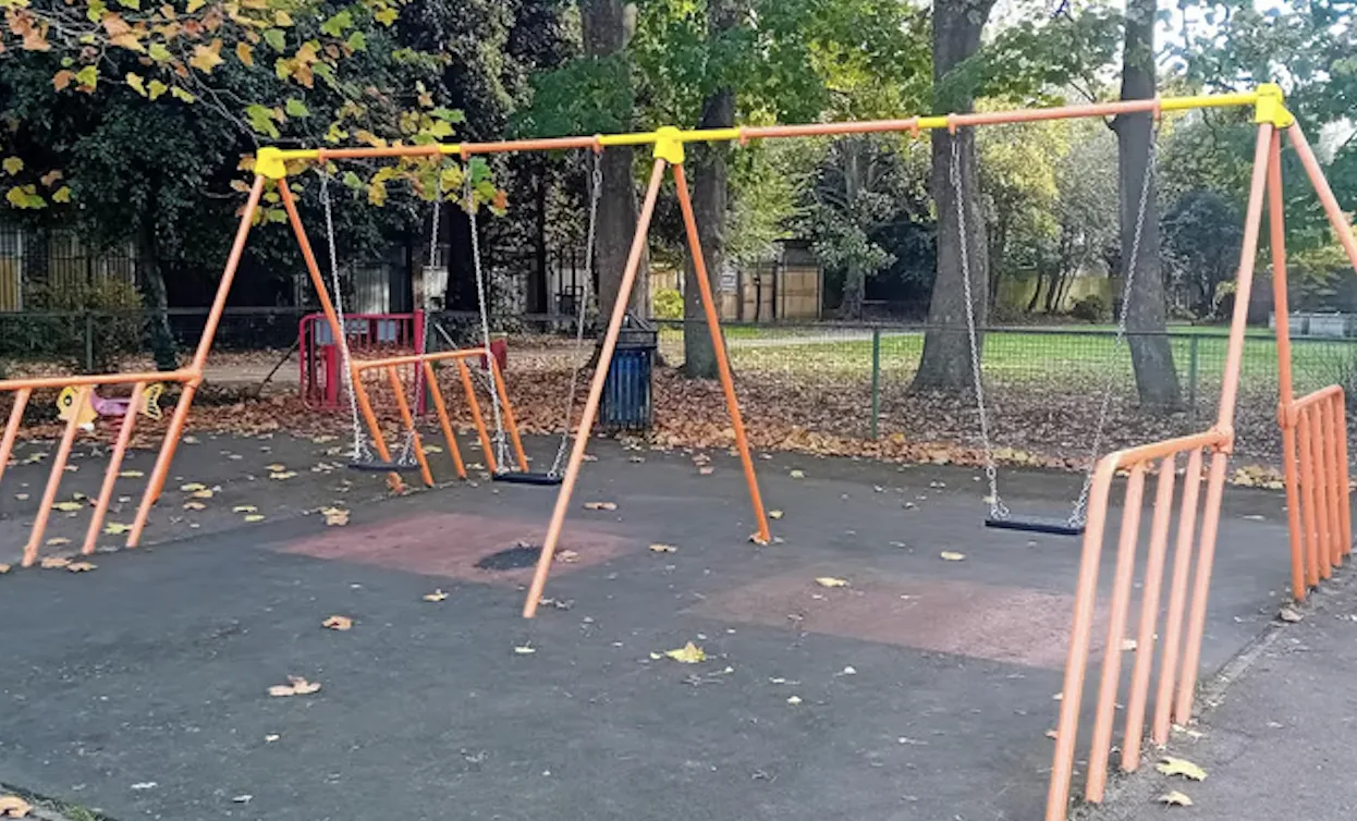 Midnight Gang Attack in Worthing Park Leaves Man Seriously Injured â€“ Police Seek Witnesses