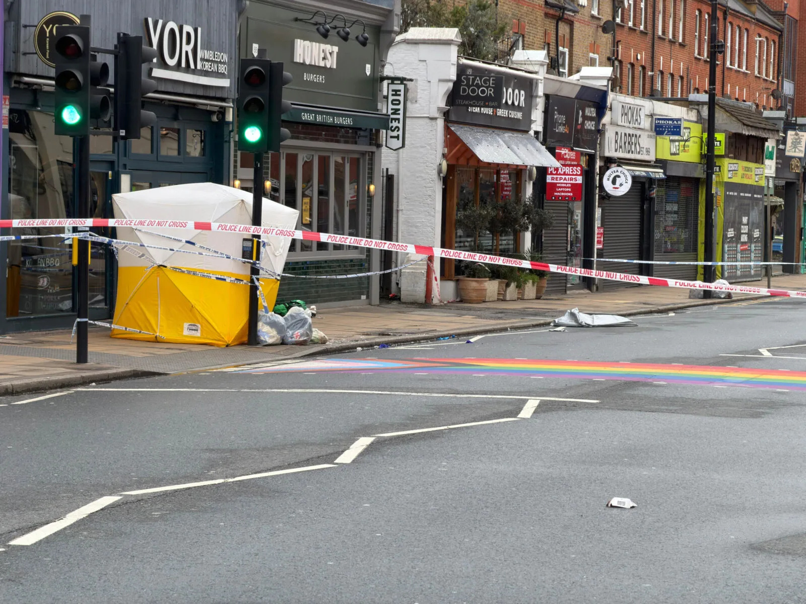 Wimbledon Man Fatally Stabbed in Spate of London Stabbings as Police Launch Murder Probes