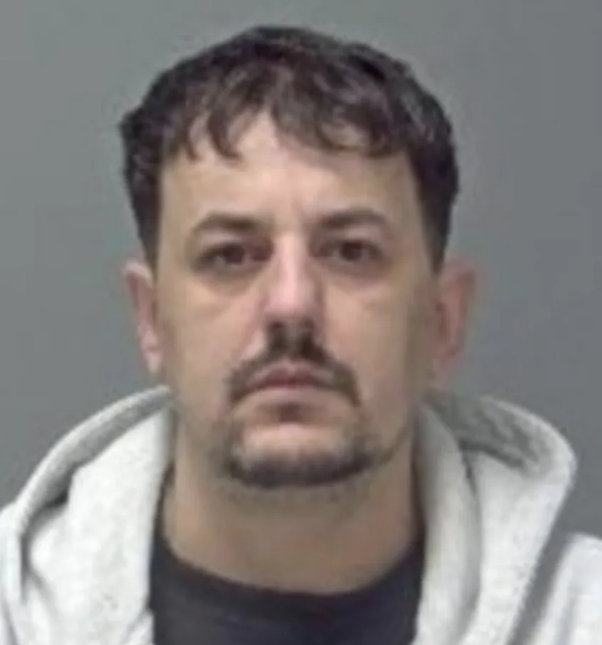 Drug Dealerâ€™s Text Blunder Sends Cocaine Ad to Probation Officer â€“ Jailed Over Ipswich Raid