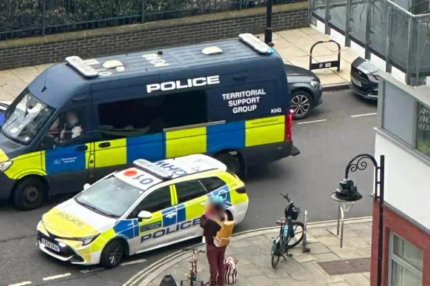 Axe-Wielding Suspect Sparks Chaos in Dramatic Bermondsey Police Raid