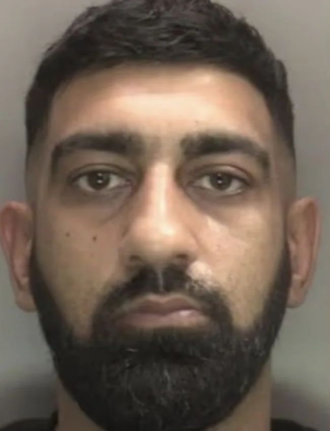 Manhunt Launched for Warwickshireâ€™s Mohammed Khan Over Threats to Kill in Smethwick