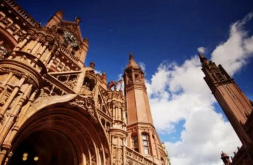 Teen Removed from Court After Alleged Bomb Hoax at Birmingham Peter Kay Show